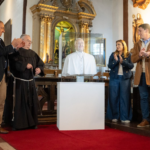 Santa Fe homenajeó al Papa Francisco con el descubrimiento del primer busto en honor a su paso por la ciudad