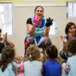 Este 28 de mayo es el Día de la Maestra Jardinera