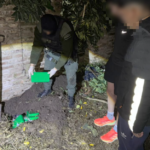 Allanaron 3 domicilios vinculados a la aeronave incautada con 321 kilos de cocaína en un campo de Santa Fe