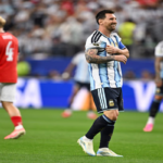 Con gol y récord de Messi, la Selección argentina le ganó 2-0 a Austria y se clasificó a 16avos de final