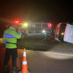 Volcó un camión cargado con combustible a la altura de Esteban Rams, sin heridos de gravedad y sin cortes de calzada