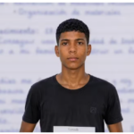 Un currículum escrito a mano emocionó a miles de personas y se volvió viral