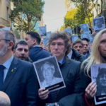 Javier Milei encabeza el acto por el 32° aniversario del atentado a la AMIA