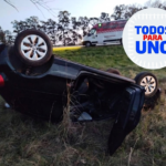 Resultaron ilesos los cuatro ocupantes de un auto que volcó en ruta 4 jurisdicción de Nelson