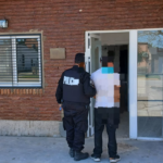 Ingresó a una carnicería en Monte Vera, robó más de 90 kilos de carne y se llevó hasta la balanza; terminó en la comisaría