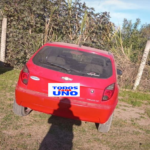 Un auto apareció en Candioti y solicitan información sobre el paradero del mecánico que lo iba a reparar