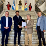 El gobernador Pullaro recibió al expresidente Eduardo Duhalde