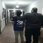 La policía aprehendió a un joven luego que vecinos lo atraparan cuando intento ingresar a robar a una casa de Laguna Paiva