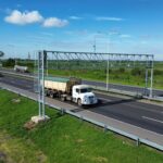 Para cuidar la autopista Rosario-Santa Fe, Provincia instaló una balanza que pesa y multa el sobrepeso de los camiones, sin detenerlos